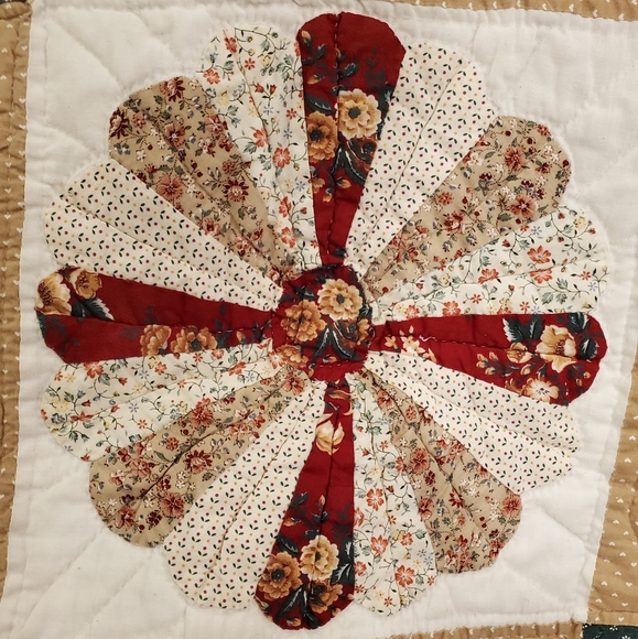 Handmade Vintage Patchwork Quilt, 61"×90", Green/Cranberry, Exceptional Piece! - Picture 12 of 16